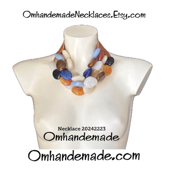 20242223 Colored necklace, bib necklace, layered multi-strand relief necklace, maxi resin and leather choker necklace F. Baldwin style