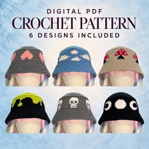 Pode incluir: Padrão de crochê em PDF digital com 6 designs de chapéus bucket. Os chapéus incluem padrões de corações rosa sobre cinza, nuvens brancas sobre azul, cogumelos vermelhos sobre bege, lodo verde sobre preto, caveiras brancas sobre cinza e fases da lua sobre preto.