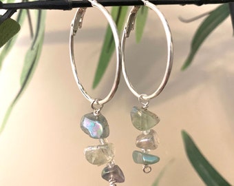 Pendientes de aro de fluorita verde, pendientes de cristal, pendientes de aro de fluorita, pendientes de aro verde, pendientes de aro de piedras preciosas, pendientes de piedras preciosas