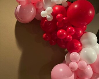 Guirlande de ballon de Saint-Valentin rouge et blanc moyen!