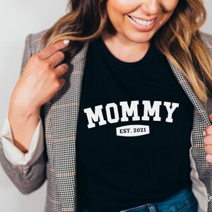 Mommy Shirt, Mothers Day Gift For Mom, Personalized Gift Cute Mama Shirt, New Mom Gift, Personalized Mom Shirt Plus Size, Mom Life Shirt.