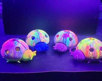 Ladybug Blacklight Reactive Covered Ashtray (acrylic pour art)