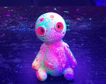 Blacklight Reactive Voodoo Doll Cone Incense Burner - Smokey Curley