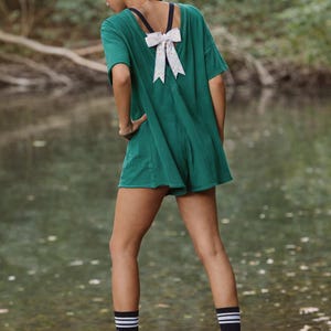 Precio de venta sugerido: 60 / Mono corto Free People FP Movement Hot Shot / Talla S-M / Verde Heritage imagen 2