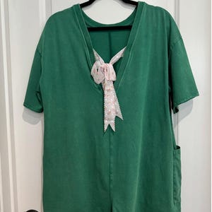 Precio de venta sugerido: 60 / Mono corto Free People FP Movement Hot Shot / Talla S-M / Verde Heritage imagen 4