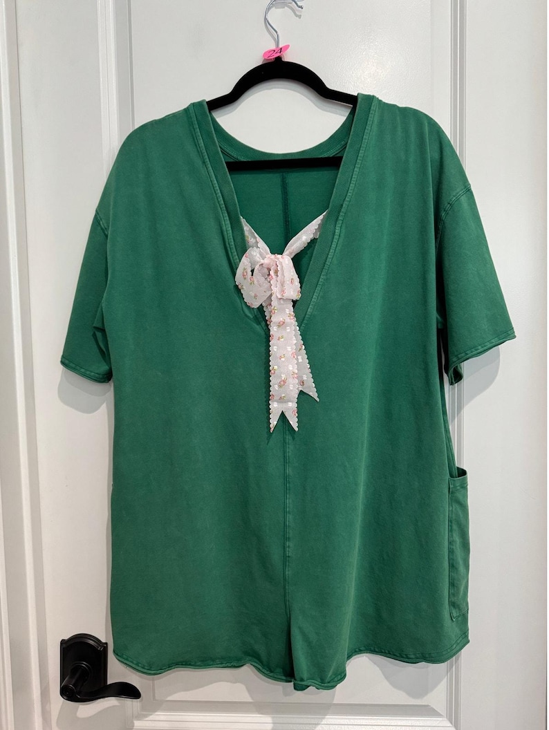 Precio de venta sugerido: 60 / Mono corto Free People FP Movement Hot Shot / Talla S-M / Verde Heritage imagen 4