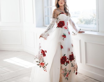 Romantic Wedding Gown With Roses