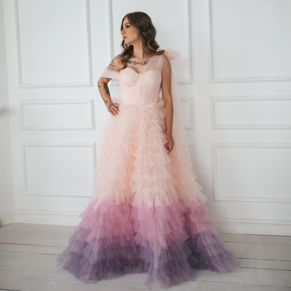 Romantisches Ombre Kleid mit Fliege