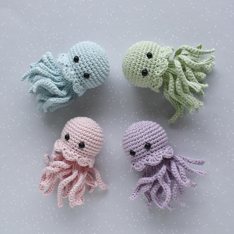 Small crocheted jellyfish in 4 pastel colors - Amigurumi sea creature made of cotton image 3
