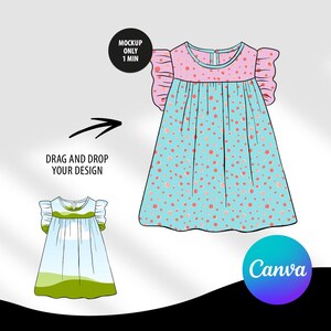 Puede incluir: Una plantilla de maqueta para un vestido de bebé con un patrón de lunares rosa y azul. La plantilla está diseñada para usar con Canva, una plataforma de diseño gráfico. El texto "Arrastra y suelta tu diseño" y "Maqueta solo 1 min" se incluyen en la imagen.