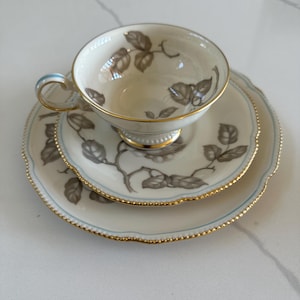 Castleton Gloria - Etsy