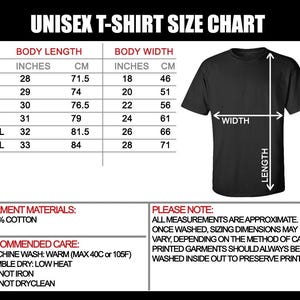 K&ouml;nnte beinhalten: Unisex-T-Shirt-Gr&ouml;&szlig;entabelle mit Ma&szlig;en in Zoll und Zentimetern. Die Tabelle zeigt die K&ouml;rperl&auml;nge und -breite f&uuml;r die Gr&ouml;&szlig;en S, M, L, XL, 2XL und 3XL. Die Tabelle enth&auml;lt auch ein schwarzes T-Shirt mit einem Diagramm, das die L&auml;ngen- und Breitenma&szlig;e zeigt.