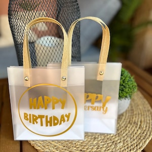 Esmerilado - Bolsas de mano de PVC personalizables/Regalos de fiesta de cumpleaños/Bolsa de recuerdos/Bolsas de embalaje de regalo portátiles/Bolsa de regalo de fiesta infantil/Bolsa de favor