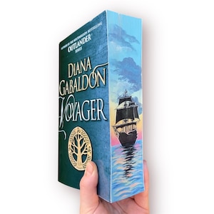 Voyager Diana Gabaldon Fore-edge painting | Outlander Hand-painted book | Gift for Book lovers | Painted Book Edges | Bookish gift | Gift