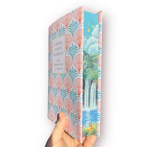 One Hundred Years of Solitude Painted Book Edges | Fore-edge painting Hand-painted book | Book lovers | Special Painted Pages Gabriel Garcia