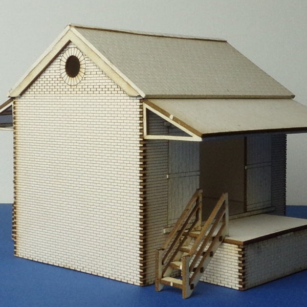 B 00-13 OO gauge small goods shed - (4mm scale, 1/76)