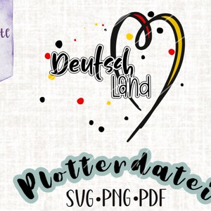 Puede incluir: Un corazón negro y amarillo con las palabras "Deutschland Land" en su interior. El corazón está rodeado de puntos rojos, amarillos y negros. El texto "Plotterdatei SVG.PNG.PDF" está en la parte inferior de la imagen.