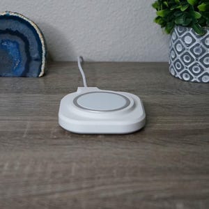Single Flat MagSafe Holder