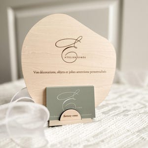 Pancarte personnalisée pour entreprise, professionnel - porte carte de visite - logo réseaux sociaux Instagram  - en bois