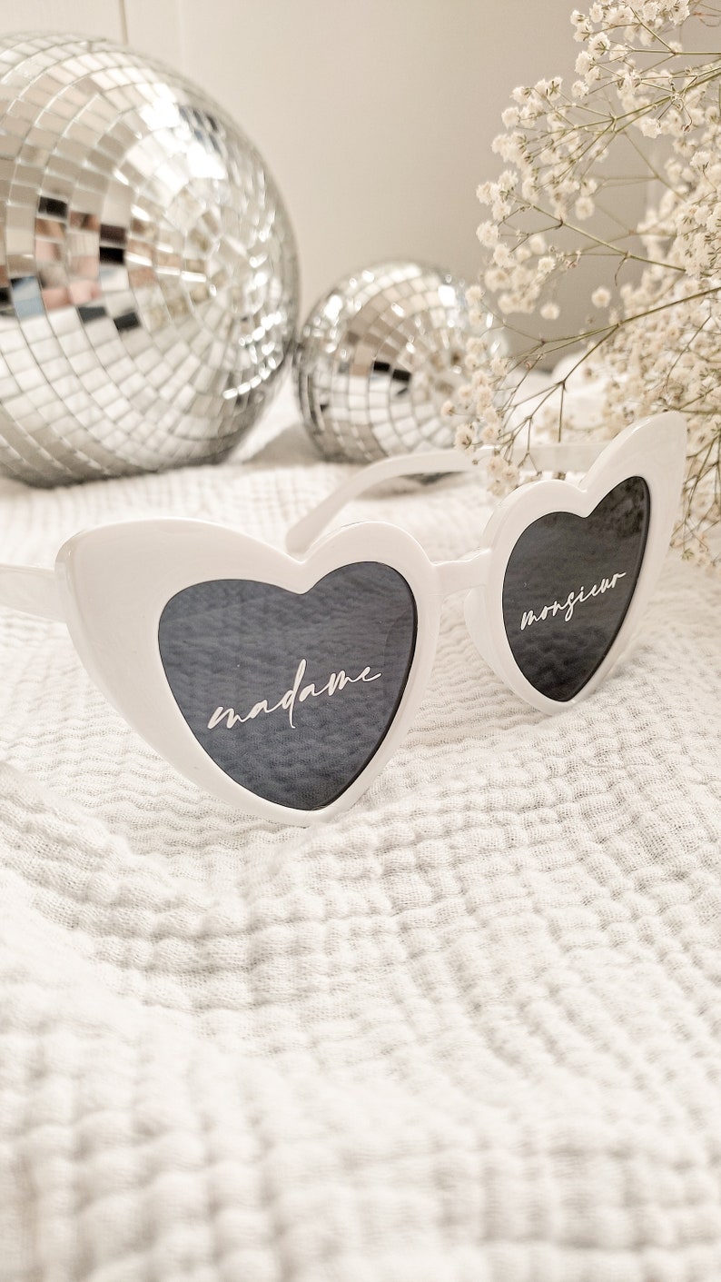 Lunettes coeur personnalisées Sticker autocollant lunettes coeur pour mariage, photobooth, anniversaire lunettes blanches