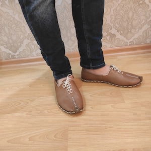 Brown Handmade Leather Yemeni Shoes: Minimalist Lace-Up Flats