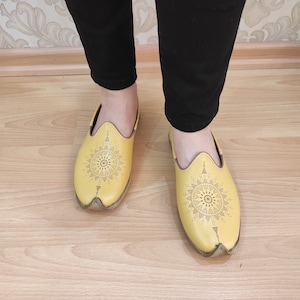 Handmade Yellow Leather Shoes with Ethnic Pattern - Breathable and Stylish Design, Barefoot Shoes