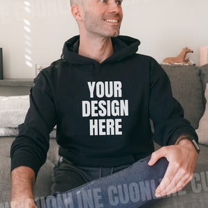 Herren Gildan 18500 Schwarz Hoodie Mockup, Herren Schwarz Hoodie Mockup, Männliches Modell Gildan 18500 Mockup, Gildan 18500 Mockup, Hoodie Mockup Schwarz