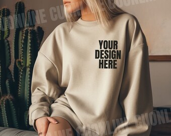Sand Gildan-sweatshirtmodel, zandtruimodel, model gildan 18000-mockup, Gildan 18000-mockup, zandsweatshirtmodel, zandtrui
