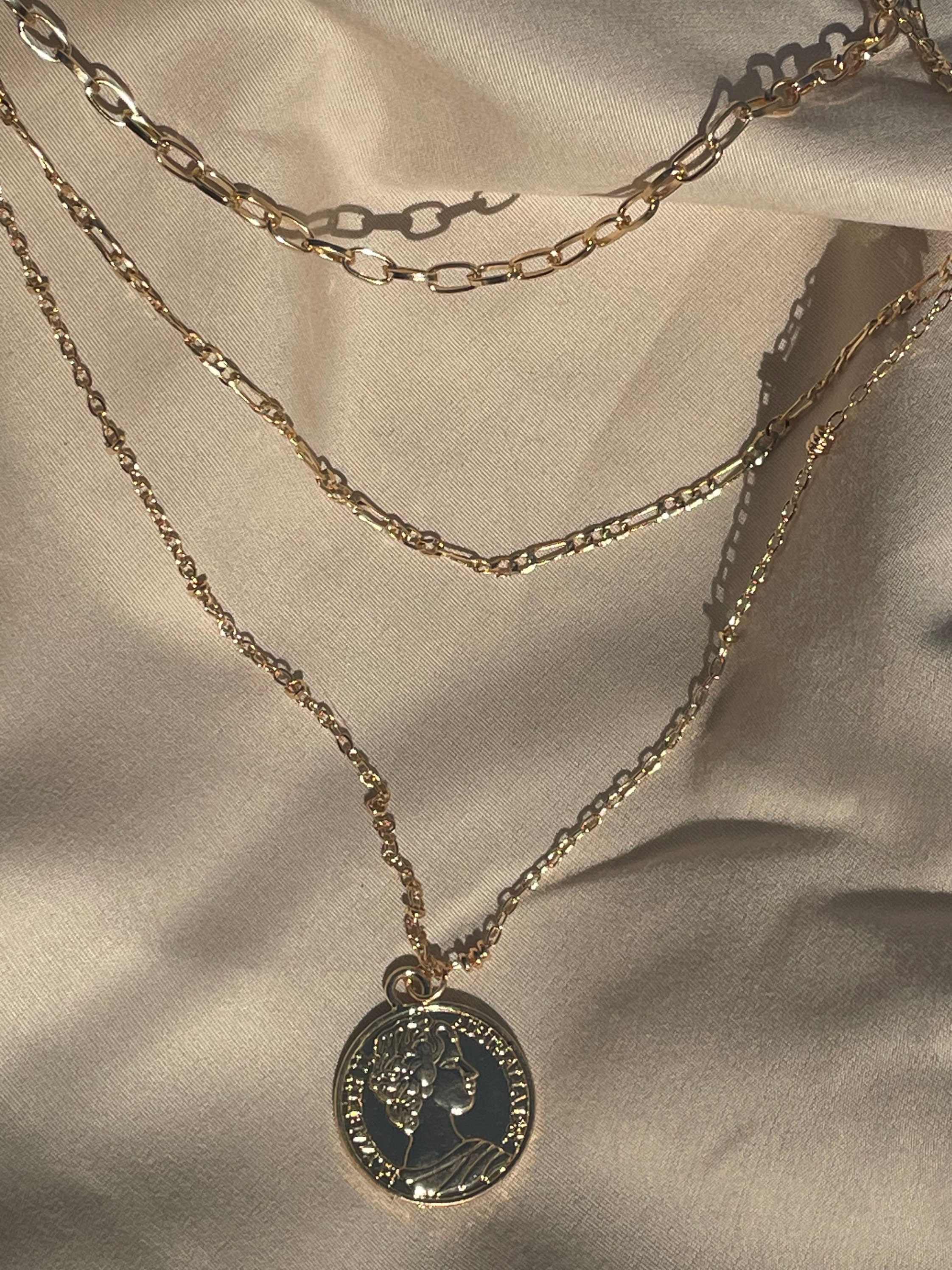 3 savaran sale gold necklace