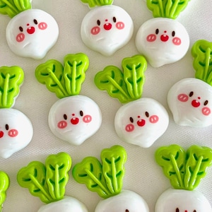 Cabochon in resina a retro piatto con volto sorridente di rapa bianca, mini ciondolo per cibo vegetale finto per casa delle bambole, amante di Decoden per accessori per capelli fai da te