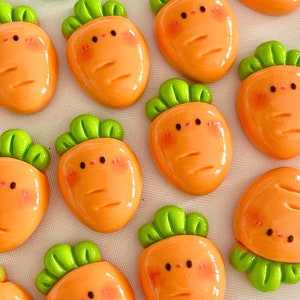Cabochon in resina a retro piatto con volto sorridente di carota baby, mini ciondolo finto per cibo vegetale da fattoria per casa delle bambole, Decoden per fiocco per capelli fai da te