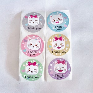 Pegatinas redondas de agradecimiento con forma de gato blanco con lazo, 1 pulgada/2,5 cm de ancho, calcomanías de animales de compañía con gatitos en colores pastel para embalajes de pequeñas empresas