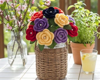Ramo de rosas tejidas a crochet, flores de hilo y perlas