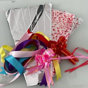 Ramo de rosas azules de ganchillo hecho a mano: flores tejidas eternas para graduaciones, cumpleaños o el Día de la Madre. imagen 19