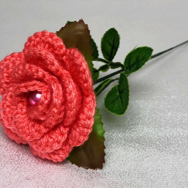 handmade flower crochet roses for friend, girlfriend,Valentine’s Day unique gift，personalized gifts for mom