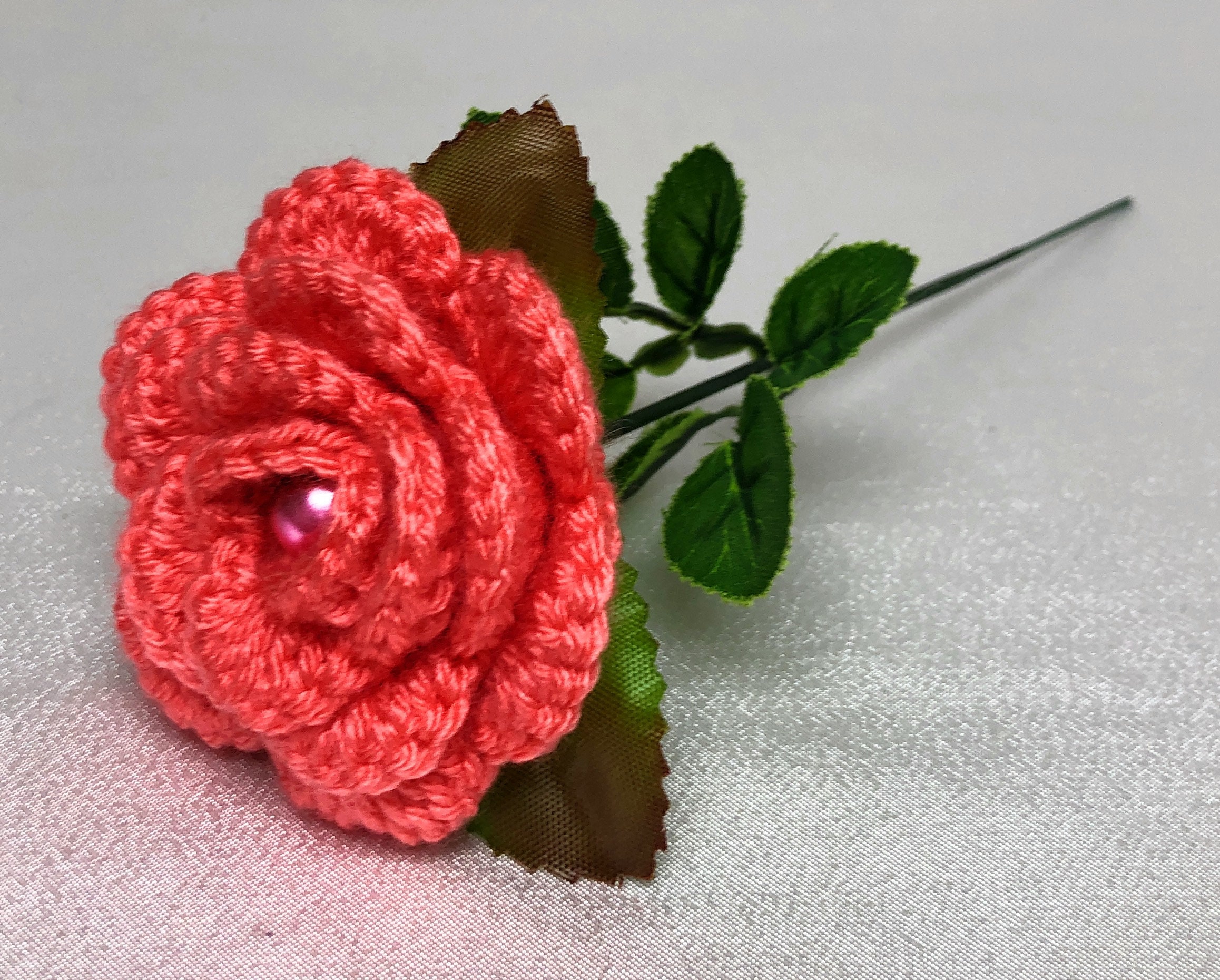 Handgehäkelte Rose Aus Wolle – Langlebige Kunstblume Mit Geschenkbox & Karte Für Valentinstag, Muttertag & Mehr