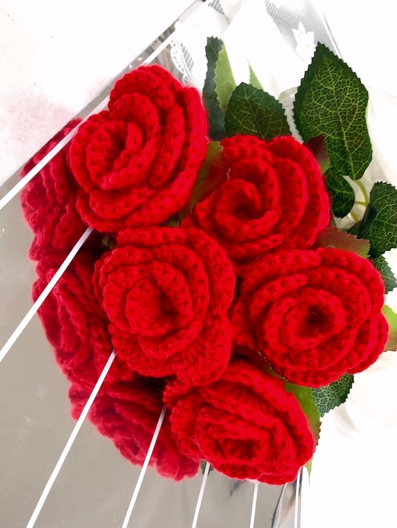 Bouquet de roses de couleur rouge au crochet avec beau paquet - Etsy Canada