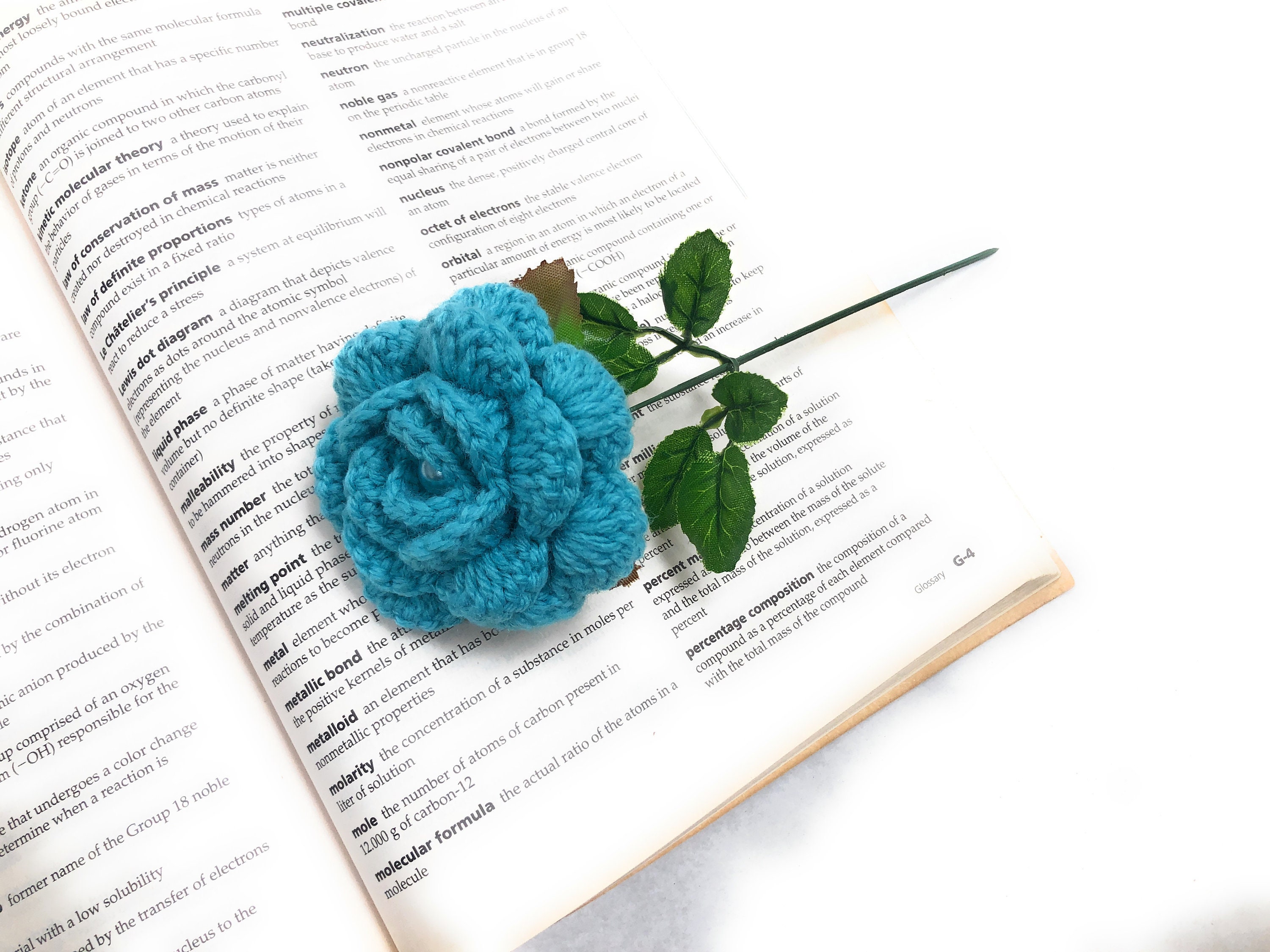 Handgehäkelte Rose Aus Wolle – Langlebige Kunstblume Mit Geschenkbox & Karte Für Valentinstag, Muttertag & Mehr