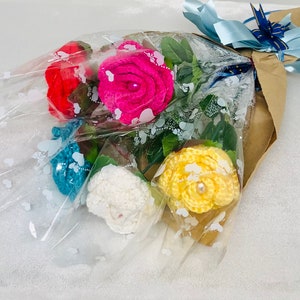 Knitted,crochet roses bouquet for Mother’s Day,Valentine’s Day ，birthday,anniversary flowers