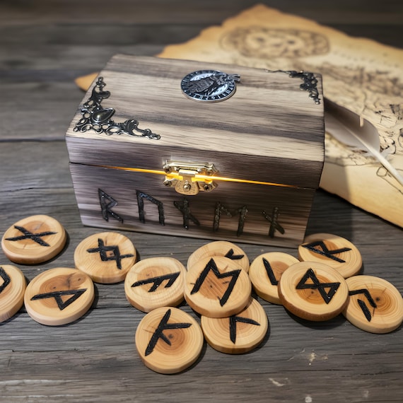 Eibe Runen Set mit Holzbox - Etsy.de