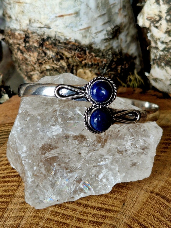 ラピスラズリをあしらったシルバーバングル - Etsy 日本