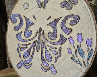 Tree disc with butterfly motif