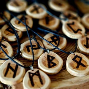 Eibe Runen Set - Etsy.de