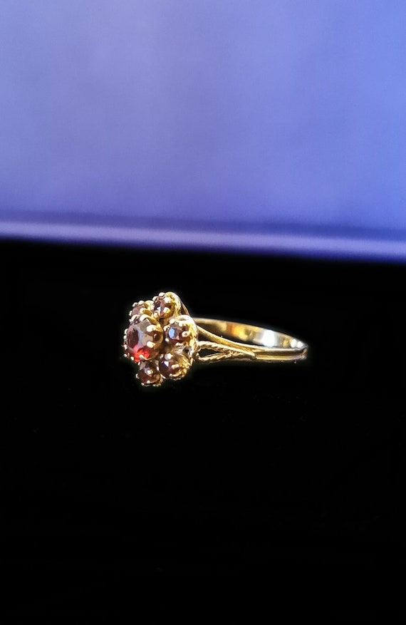 Antique 14ct Gold fire Red Garnet Ring Vintage Cl… - image 1