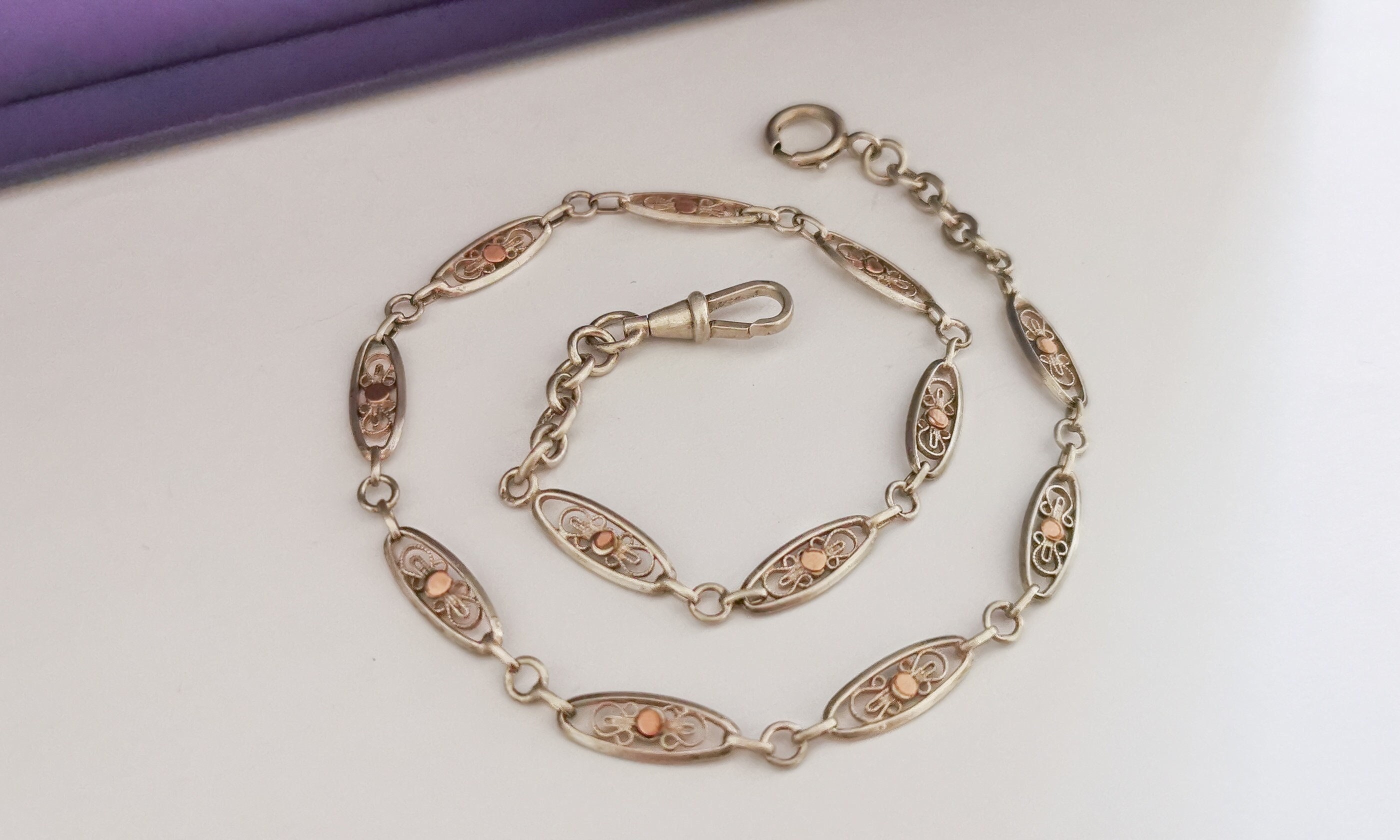 Ancienne Chaîne De Montre à Gousset Plaquée Or - Style Filigrané - Peut Servir De Collier Ou Bracelet - Occasion