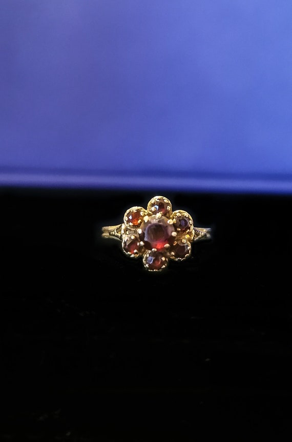 Antique 14ct Gold fire Red Garnet Ring Vintage Cl… - image 3
