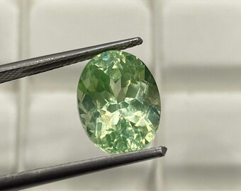 再販不可　究極品質　世界四大宝石　幻のグリーンランド産　マゼンタオールドルビー グリーンスピネル宝石：4.2カラットラディアントカット、12x9x7mm