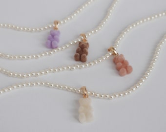 Pearl Necklace With Velvet Gummy Bear 