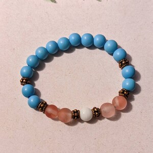 Round beaded bracelet / three colors / elegant / bronze accents