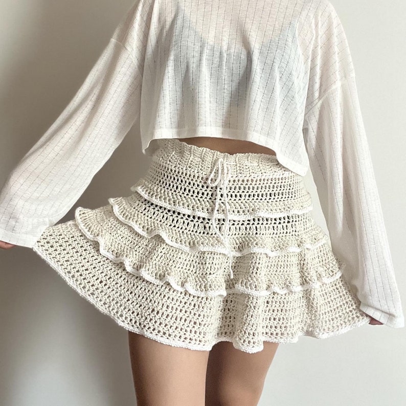 Frilly skirt crochet pattern image 2